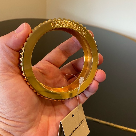 NWT Authentic Luxury Minimalist RARE Burberry gold plated spiked bangle/bracelet - Picture 12 of 17